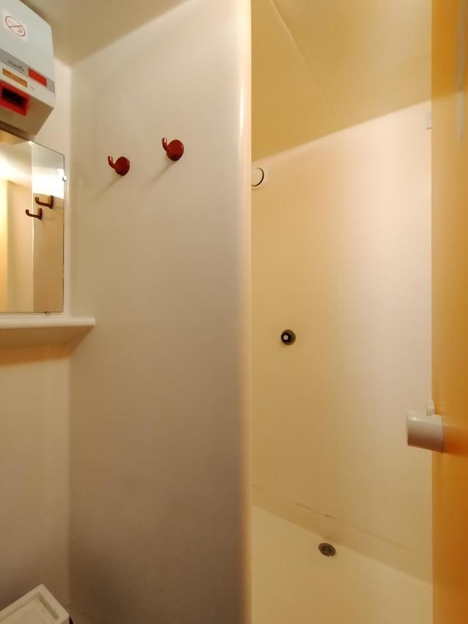 Hotel Thania Фронтинян Екстериор снимка