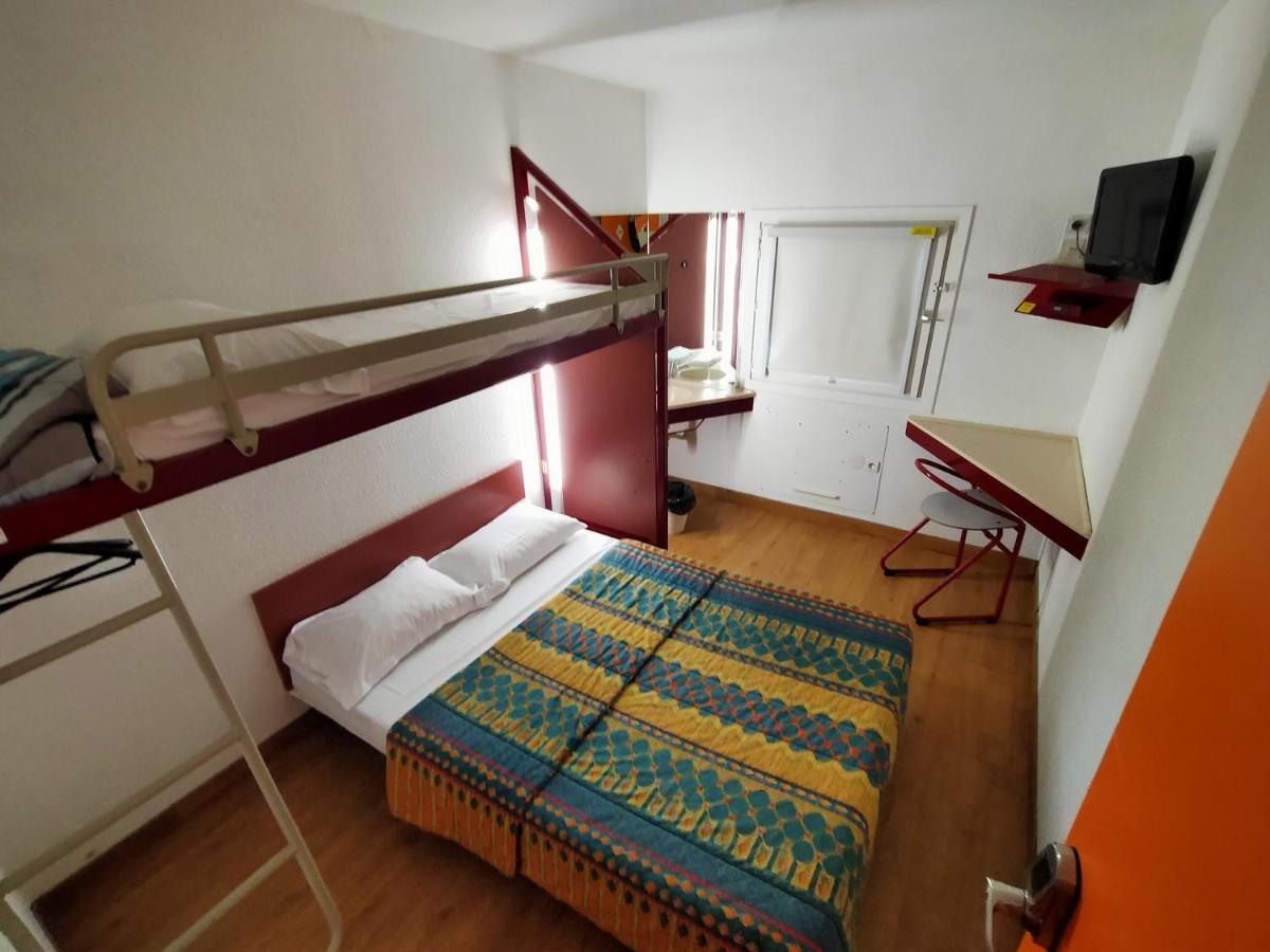Hotel Thania Фронтинян Екстериор снимка