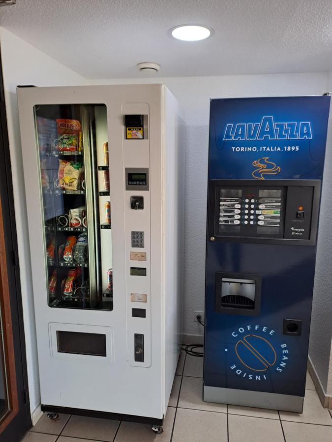 Hotel Thania Фронтинян Екстериор снимка